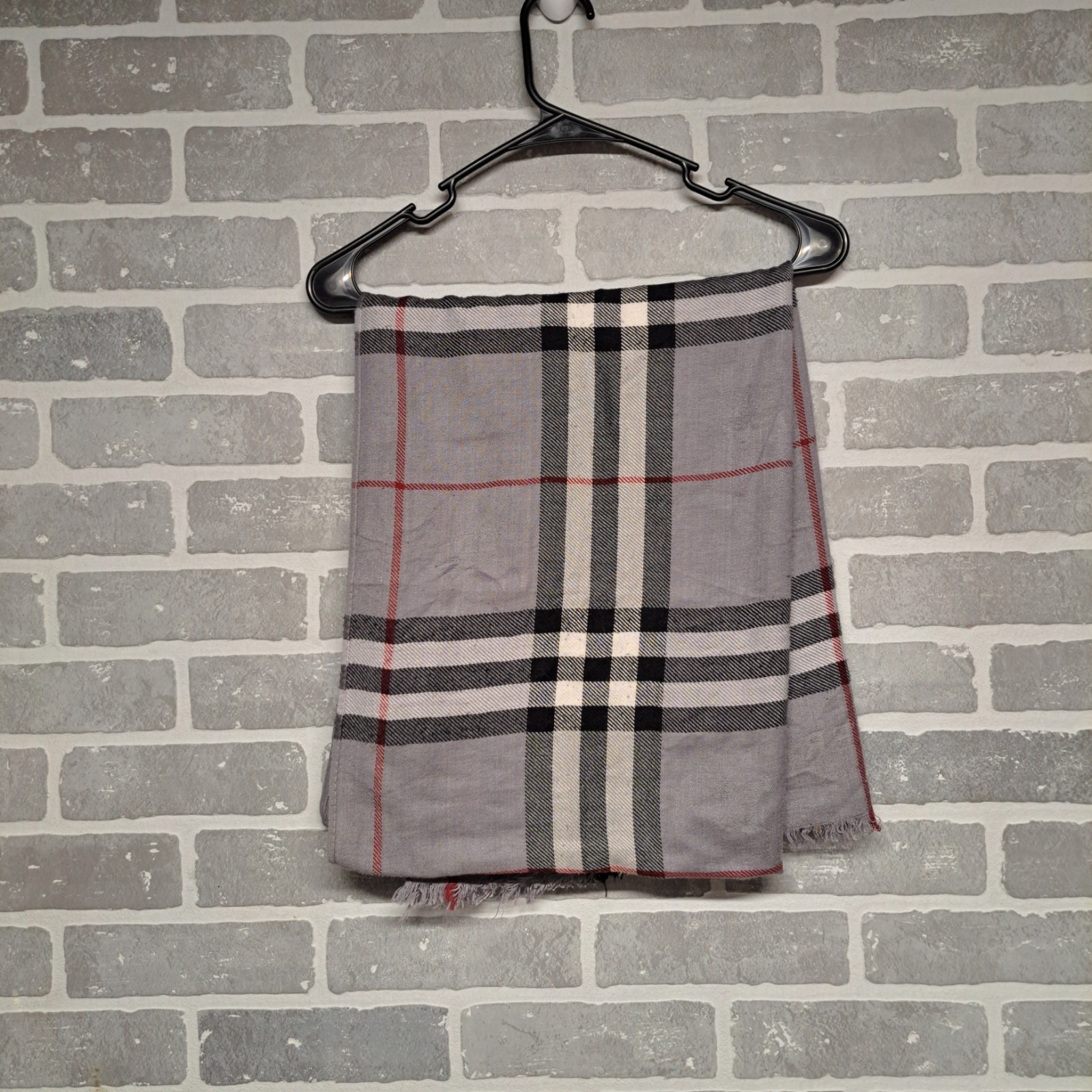 Burberry London Classic Gray Check Scarf Made In Scotland 100% Cashmere 72x28 In